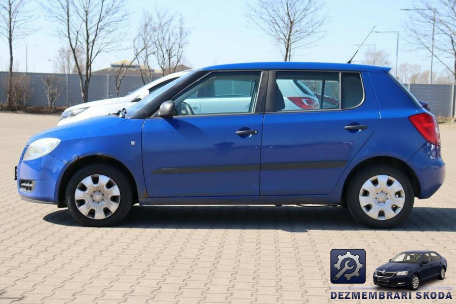 Bara spate skoda fabia 2011